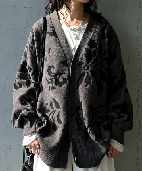 antiqua(アンティカ)の「モールヤーン 花柄 ニットカーディガン(ニット/セーター・レディース・グレー系その他/ブラック×ベージュ・ONESIZE)」の2枚目の写真
