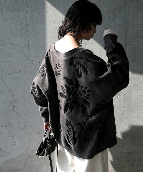 antiqua(アンティカ)の「モールヤーン 花柄 ニットカーディガン(ニット/セーター・レディース・グレー系その他/ブラック×ベージュ・ONESIZE)」の10枚目の写真