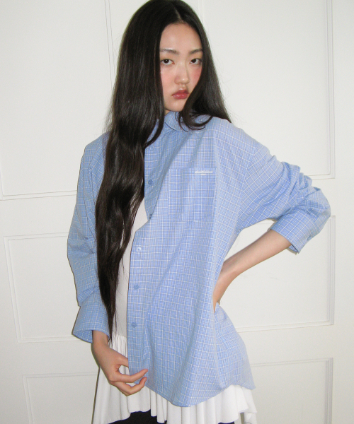 AMESWORLDWIDE（アメスワールドワイド）の「CLASSIC BOYFRIEND SHIRTS BLUE（シャツ/ブラウス・レディース・その他・FREE）」の2枚目の写真
