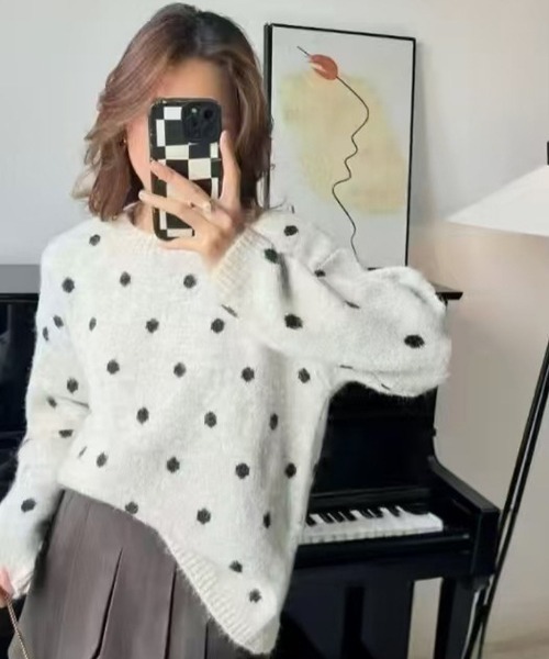 Ritzy(リッツィー)の「配色ドット柄 クルーネックプルオーバーニット(ニット/セーター・レディース・ダークグレー/グレー/ベージュ/モカ/ホワイト・FREE)」の2枚目の写真