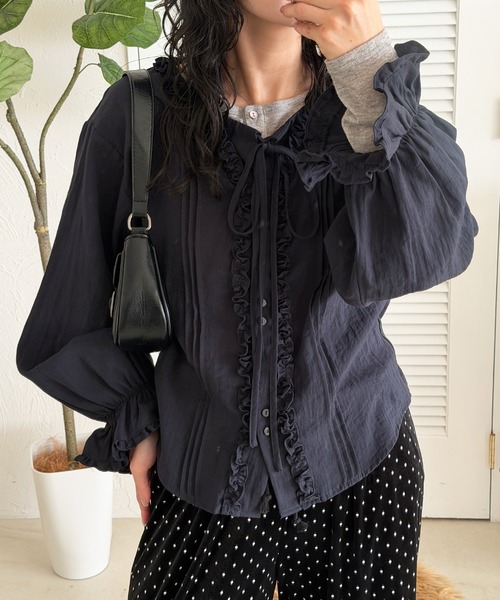MUHET（ミュエータ）の「front frill ribbon blouse / フロントフリルリボンブラウス（シャツ/ブラウス・レディース・ネイビー/オフホワイト/ホワイト系その他/ブラウン・FREE）」の7枚目の写真