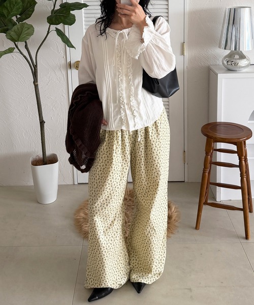 MUHET（ミュエータ）の「front frill ribbon blouse / フロントフリルリボンブラウス（シャツ/ブラウス・レディース・ネイビー/オフホワイト/ホワイト系その他/ブラウン・FREE）」の10枚目の写真