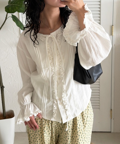 MUHET（ミュエータ）の「front frill ribbon blouse / フロントフリルリボンブラウス（シャツ/ブラウス・レディース・ネイビー/オフホワイト/ホワイト系その他/ブラウン・FREE）」の9枚目の写真