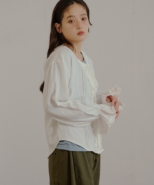 MUHET（ミュエータ）の「front frill ribbon blouse / フロントフリルリボンブラウス（シャツ/ブラウス・レディース・ネイビー/オフホワイト/ホワイト系その他/ブラウン・FREE）」の22枚目の写真