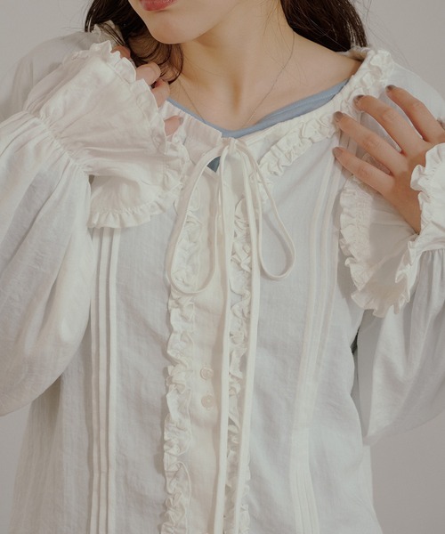 MUHET（ミュエータ）の「front frill ribbon blouse / フロントフリルリボンブラウス（シャツ/ブラウス・レディース・ネイビー/オフホワイト/ホワイト系その他/ブラウン・FREE）」の21枚目の写真