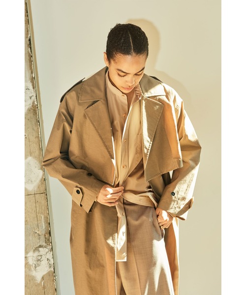 YLEVE（イレーヴ）の「YLEVE / NYLON COTTON LINEN TAFFETA CO（ダウンジャケット/コート・レディース・カーキ/ブラック・1/0）」の9枚目の写真