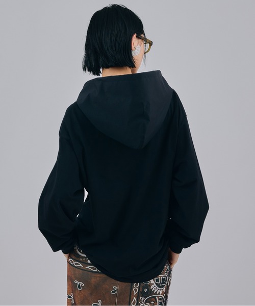 NON TOKYO（ノントーキョー）の「NYLON HOOD LONG T-SHIRT（パーカー・レディース・ブラック/ブルー/ホワイト・FREE）」の6枚目の写真