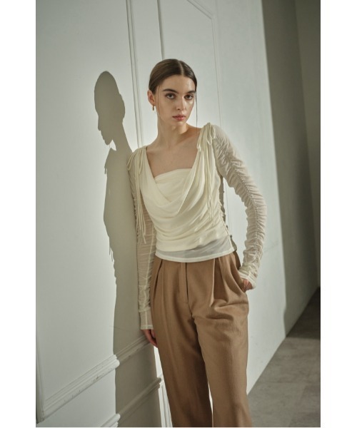 ERADIE(エラディエ)の「Ribbon Shoulder Draped Top リボンショルダードレープTOP(その他トップス・レディース・アイボリー・FREE)」の22枚目の写真