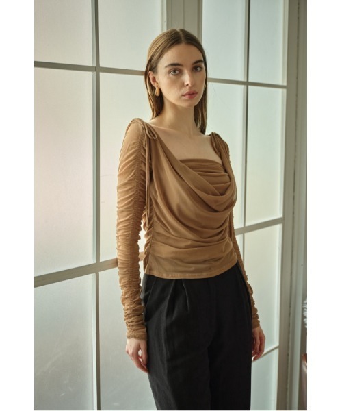 ERADIE(エラディエ)の「Ribbon Shoulder Draped Top リボンショルダードレープTOP(その他トップス・レディース・アイボリー・FREE)」の9枚目の写真