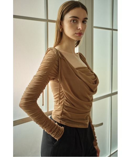 ERADIE(エラディエ)の「Ribbon Shoulder Draped Top リボンショルダードレープTOP(その他トップス・レディース・アイボリー・FREE)」の8枚目の写真