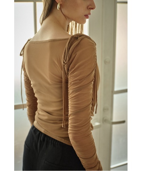 ERADIE(エラディエ)の「Ribbon Shoulder Draped Top リボンショルダードレープTOP(その他トップス・レディース・アイボリー・FREE)」の6枚目の写真