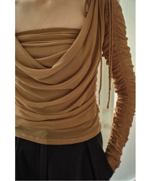ERADIE(エラディエ)の「Ribbon Shoulder Draped Top リボンショルダードレープTOP(その他トップス・レディース・アイボリー・FREE)」の7枚目の写真