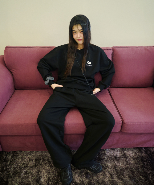 MIHEV（ミヘブ）の「[ユニセックス] スティッチクラシックロゴスウェットパンツ ブラック（スウェットパンツ・レディース・その他・MEDIUM/LARGE）」の6枚目の写真