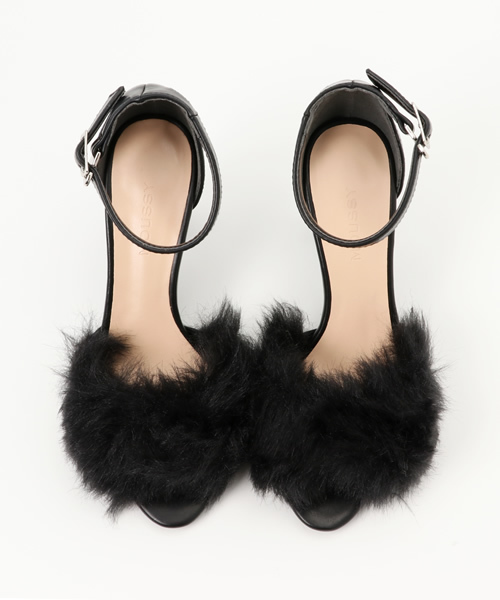 MOUSSY（マウジー）の「OPEN TOE FUR SANDAL（サンダル・レディース・ブラウン/ブラック・LARGE/MEDIUM/SMALL）」の8枚目の写真