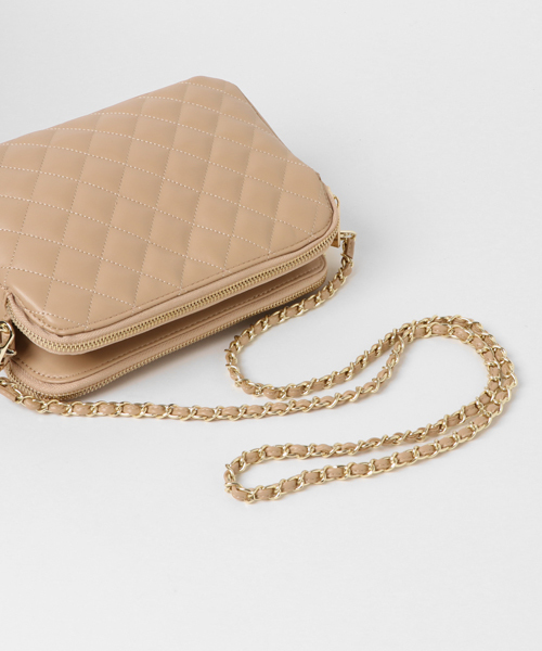 PLAIN CLOTHING（プレーンクロージング）の「スクエアダイヤ柄ステッチショルダーバッグ【PLAIN CLOTHING】（ショルダーバッグ・レディース・ベージュ/ブラック/ネイビー/グレー/ボルドー・FREE）」の8枚目の写真