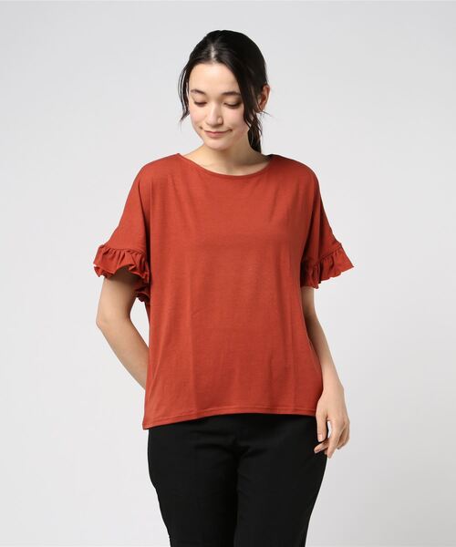 Pierrot（ピエロ）の「とろみ素材フリルTシャツ（Tシャツ/カットソー・レディース・オフホワイト/チャコールグレー/杢グレー/ブルー系その他2/ブルー系その他3/ベビーピンク/ブラウン/ホワイト系その他/ブラック/カーキ/ネイビー/イエロー/オレンジ系その他/ブルー系その他/ライトブルーグレー/ピンク/パープル系その他/ラベンダー/グリーン/オレンジ系その他2/ベージュ系その他/ブルー系その他4・M/L）」の22枚目の写真