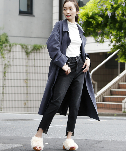 RAY CASSIN（レイカズン）の「裾フレイドテーパードパンツ（デニムパンツ・レディース・ネイビー/ブラック・MEDIUM/SMALL）」の10枚目の写真