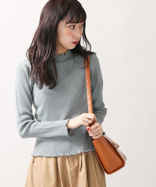 WEGO（ウィゴー）の「WEGO/フリルネックラメニット（ニット/セーター・レディース・パープル/ライトグレー/ブラック/ライトピンク/オフホワイト/ターコイズブルー・FREE）」の4枚目の写真