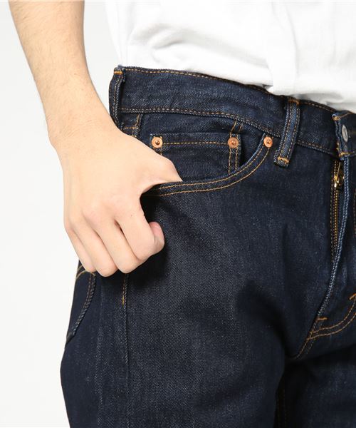 Levi's(リーバイス)の「【LEVI'S】505レギュラーストレート ワンウォッシュ(デニムパンツ・メンズ・ワンウォッシュ・28inch/29inch/30inch/31inch/32inch/33inch/34inch)」の4枚目の写真
