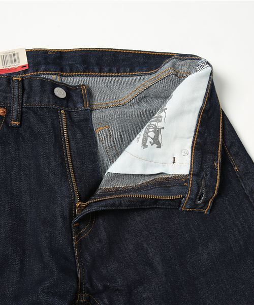 Levi's(リーバイス)の「【LEVI'S】505レギュラーストレート ワンウォッシュ(デニムパンツ・メンズ・ワンウォッシュ・28inch/29inch/30inch/31inch/32inch/33inch/34inch)」の2枚目の写真