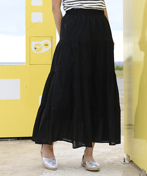 CHARM BERRY TIC（チャームベリーチック）の「コットン　ティアードロングスカート（スカート・レディース・テラコッタ/ブラウン/ブラック/ベージュ/ホワイト・LL/M/L）」の3枚目の写真