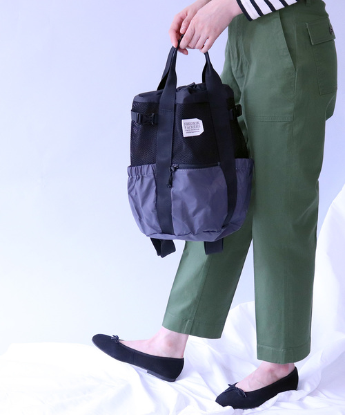 FREDRIK PACKERS(フレドリックパッカーズ)の「【 FREDRIK PACKERS / フレドリックパッカーズ 】 # -salle de bal限定ワッペン- 2way COLUMN トートバッグ/バックパック/リュック(バックパック/リュック・レディース・チャコールグレー/ブラック・FREE)」の2枚目の写真