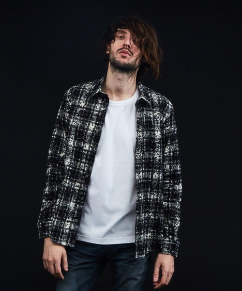 5351 POUR LES HOMMES(ゴーサンゴーイチプールオム)の「フロッキーチェックシャツ(シャツ/ブラウス・メンズ・カーキ/ブラック系その他・44/46/48/50)」の1枚目の写真