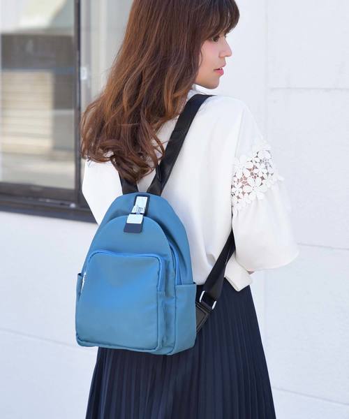 VitaFelice（ヴィータフェリーチェ）の「メタルバックルナイロンミニ