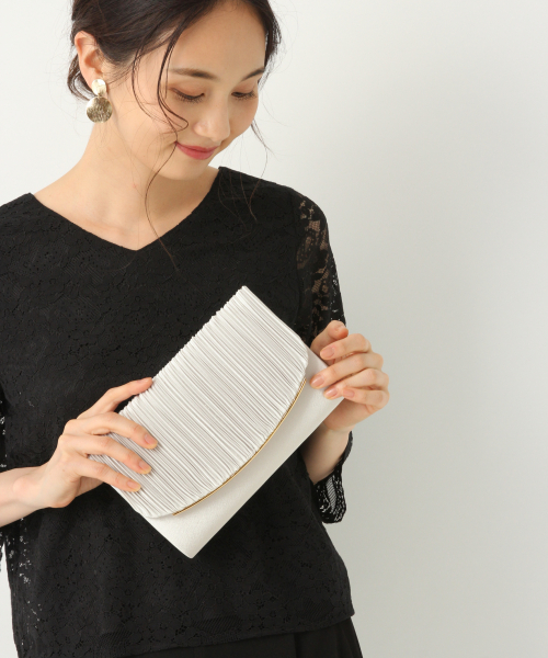 GLOBAL WORK(グローバルワーク)の「メタルバーサテンクラッチ【MATINEE LINE】/851886(クラッチバッグ・レディース・ネイビー/ライトグレー/ブラック/ベージュ・FREE)」の1枚目の写真