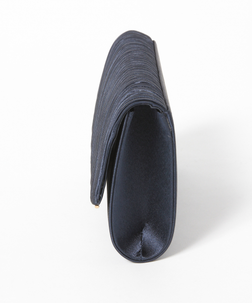 GLOBAL WORK(グローバルワーク)の「メタルバーサテンクラッチ【MATINEE LINE】/851886(クラッチバッグ・レディース・ネイビー/ライトグレー/ブラック/ベージュ・FREE)」の8枚目の写真