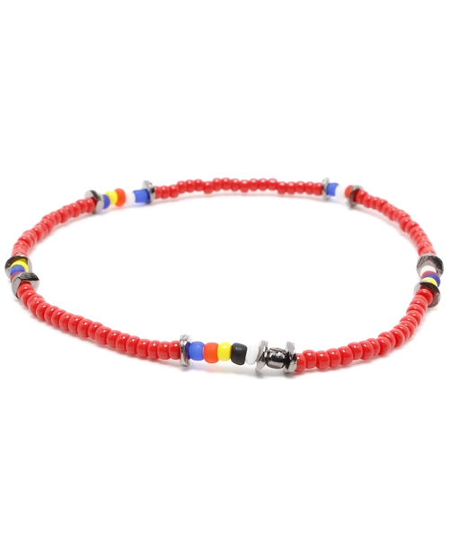 AZUL by moussy（アズールバイマウジー）の「マルチビーズゴムアンクレット①（アンクレット・メンズ・ホワイト/ブラック/ブルー/イエロー/レッド・FREE）」の5枚目の写真