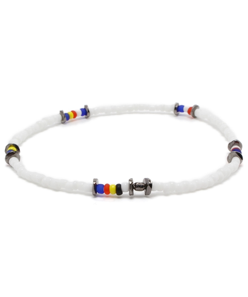 AZUL by moussy（アズールバイマウジー）の「マルチビーズゴムアンクレット①（アンクレット・メンズ・ホワイト/ブラック/ブルー/イエロー/レッド・FREE）」の2枚目の写真