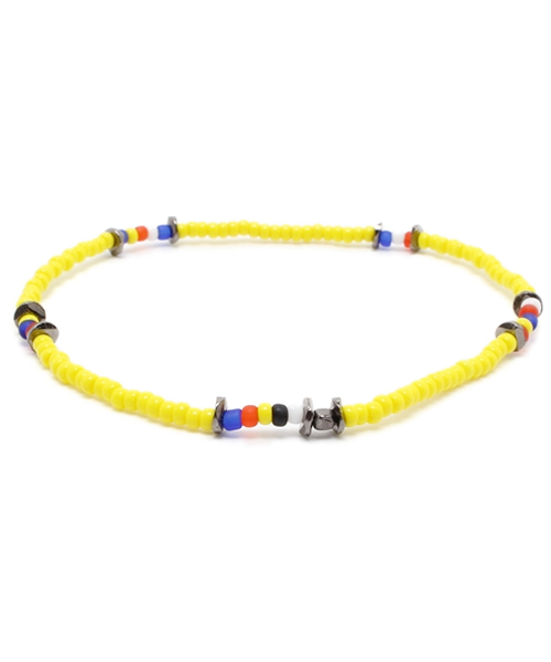 AZUL by moussy（アズールバイマウジー）の「マルチビーズゴムアンクレット①（アンクレット・メンズ・ホワイト/ブラック/ブルー/イエロー/レッド・FREE）」の4枚目の写真