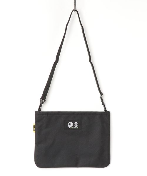 dictionary(ディクショナリー)の「【NESTA BRAND / ネスタブランド】 ロゴプリントサコッシュ(ショルダーバッグ・メンズ・ブラック×ホワイト/ブラック/チャコールグレー・FREE)」の4枚目の写真