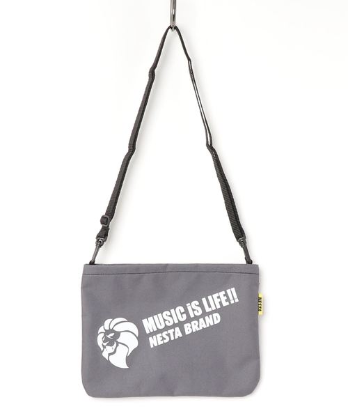 dictionary(ディクショナリー)の「【NESTA BRAND / ネスタブランド】 ロゴプリントサコッシュ(ショルダーバッグ・メンズ・ブラック×ホワイト/ブラック/チャコールグレー・FREE)」の7枚目の写真