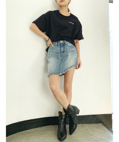 GYDA（ジェイダ）の「USUAL PLACE PHOTO スリットTシャツ（Tシャツ/カットソー・レディース・ベージュ/ブラック/オフホワイト・FREE）」の8枚目の写真