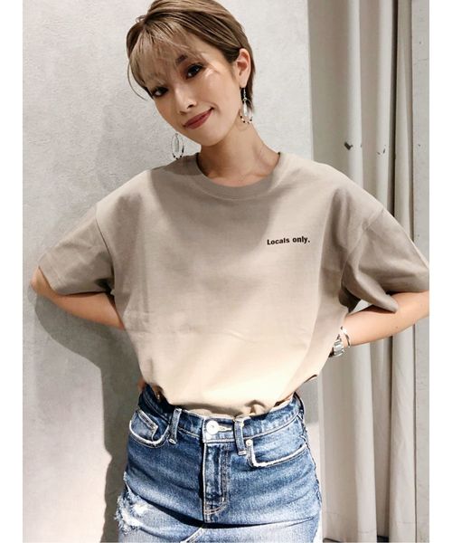 GYDA（ジェイダ）の「USUAL PLACE PHOTO スリットTシャツ（Tシャツ/カットソー・レディース・ベージュ/ブラック/オフホワイト・FREE）」の18枚目の写真