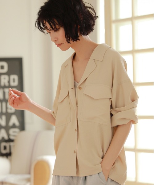 LAKOLE（ラコレ）の「オープンカラーシャツ / LAKOLE（シャツ/ブラウス・レディース・ベージュ/オリーブ/オレンジ・SMALL/MEDIUM）」の2枚目の写真