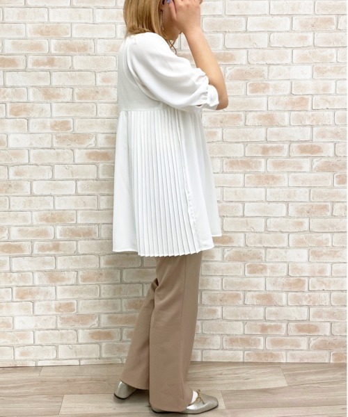 apres jour（アプレジュール）の「サイドプリーツブラウス【ZOZOTOWN限定アイテム】（シャツ/ブラウス・レディース・オフホワイト/サックスブルー/ラベンダー・フリー）」の7枚目の写真