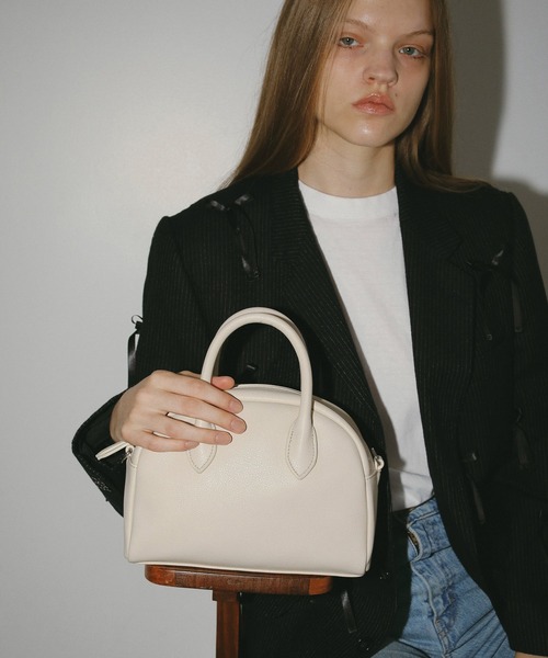 EFOLE(エフォル)の「【ZOZO限定】Mini boston shoulder bag / ミニボストン ショルダー バッグ(ボストンバッグ・レディース・ブラック/キャメル/ブラウン/グレー/ベージュ/オフホワイト・FREE)」の17枚目の写真