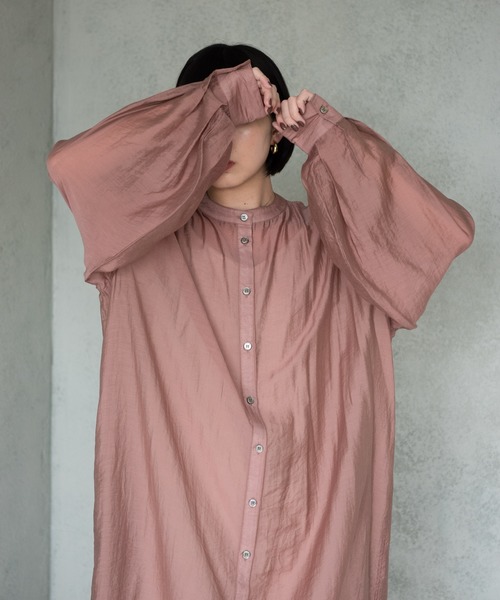 Aunt Marie's（アントマリーズ）の「バルーンスリーブシャツワンピース / AUNT MARIE'S（ワンピース・レディース・ライトグレー/ブラック/モカ・FREE）」の16枚目の写真