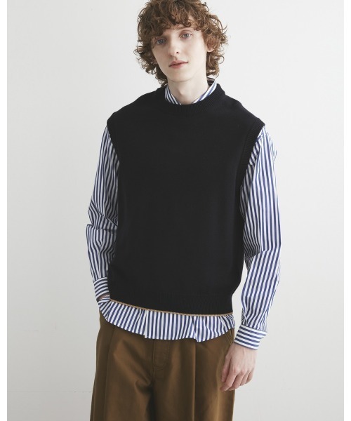Traditional Weatherwear(トラディショナルウェザーウェア)の「9GAGE CREW NECK VEST(ニット/セーター・メンズ・キャメル/グリーン/ネイビー・XS)」の2枚目の写真