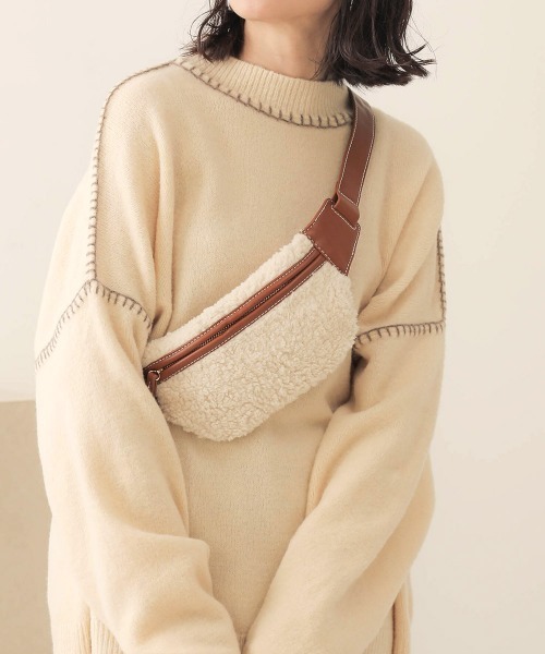 Bab（バブ）の「【WEB限定】ボアコンビボディーバッグ（ボディバッグ/ウエストポーチ・レディース・アイボリー/ブラック・FREE）」の3枚目の写真