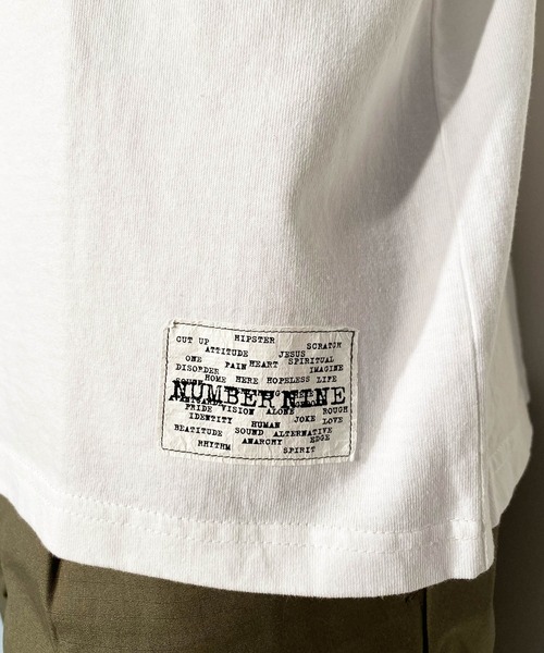NUMBER (N)INE(ナンバーナイン)の「PAPER TAG_LONG SLEEVE T-SHIRT(Tシャツ/カットソー・メンズ・ホワイト/ブラック/オレンジ・2/4/3/5)」の6枚目の写真
