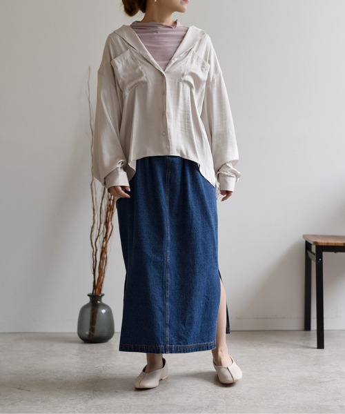 Juenu(ジュエーヌ)の「バックピンタックサテンシャツ(シャツ/ブラウス・レディース・ブラック/グリーン/アイボリー・M)」の10枚目の写真