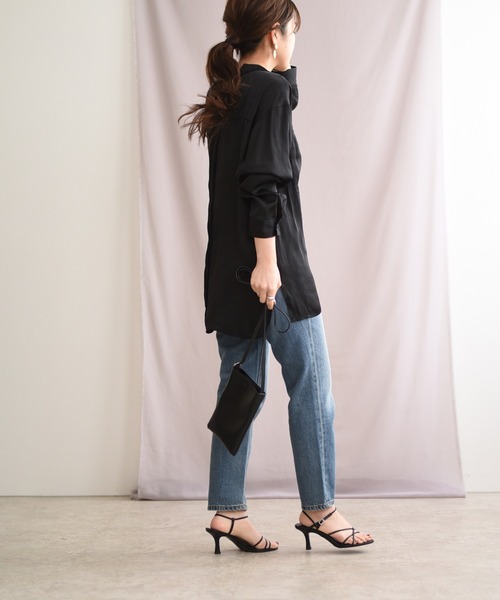 Juenu(ジュエーヌ)の「バックピンタックサテンシャツ(シャツ/ブラウス・レディース・ブラック/グリーン/アイボリー・M)」の17枚目の写真