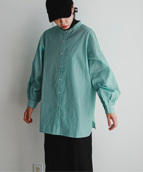 feepur（フェピュール）の「袖ボリュームバンドカラーシャツ（シャツ/ブラウス・レディース・ブラック/ベージュ/オフホワイト/ピンク/グリーン/ブルー・MEDIUM）」の4枚目の写真