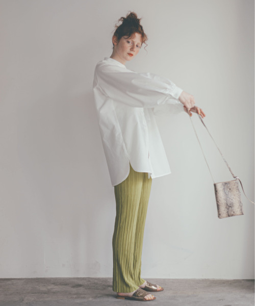 feepur（フェピュール）の「袖ボリュームバンドカラーシャツ（シャツ/ブラウス・レディース・ブラック/ベージュ/オフホワイト/ピンク/グリーン/ブルー・MEDIUM）」の9枚目の写真