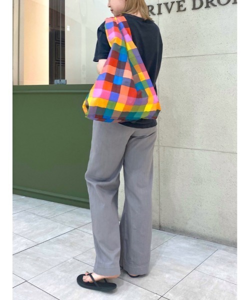 BAGGU（バグー）の「【BAGGU(バグゥ)】マドラス柄スタンダード（エコバッグ/サブバッグ・レディース・ピンク/グリーン・FREE）」の12枚目の写真