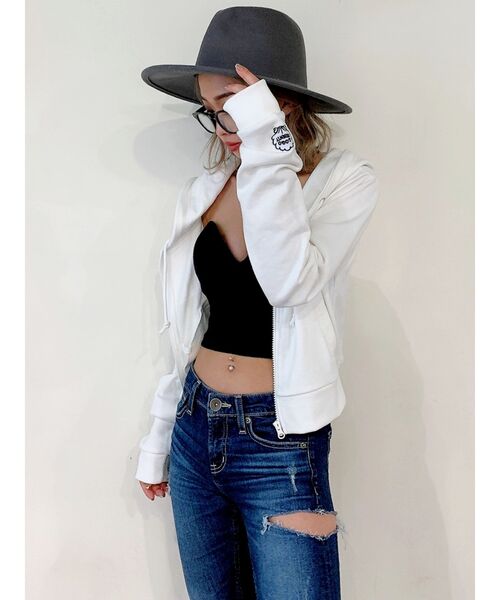 GYDA（ジェイダ）の「【WEB限定】GOGO SHAWTY ショートパーカー（パーカー・レディース・ブラック/グレー/オフホワイト・FREE）」の2枚目の写真